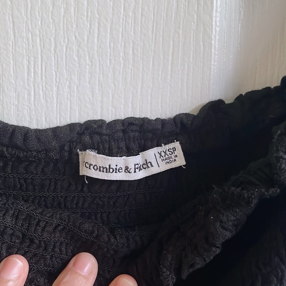 abercrombie and fitch off shoulder smocked dress BLACK - Picture 9 of 9